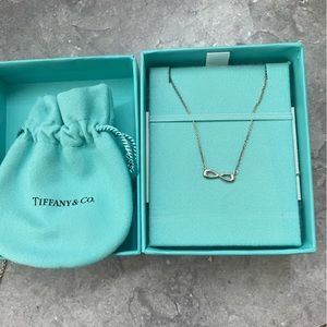 Brand new never worn Tiffany & Co necklace.